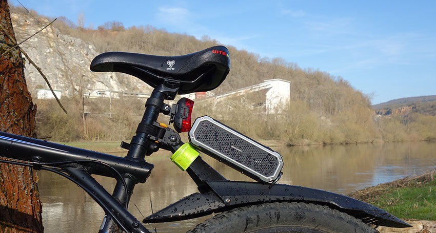 AlzaPower Rage R2 nezastaví ani nečakaný lejak