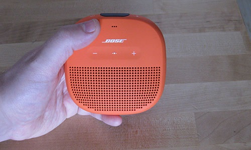 Bose Soundlink Micro v ruke 