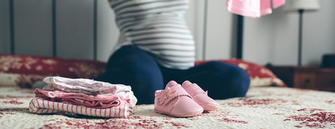 Balenie oblečenia a ďalších potrieb pre novorodencov do pôrodnice