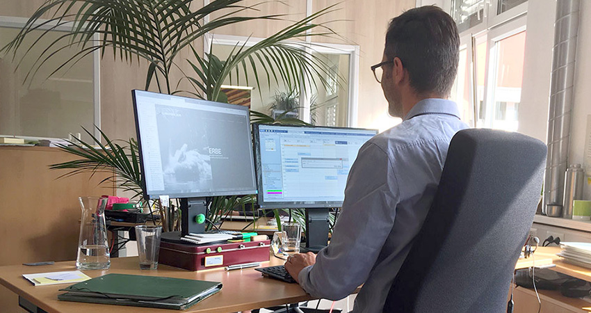 EIZO; monitory; LCD; pracovné monitory; kancelář