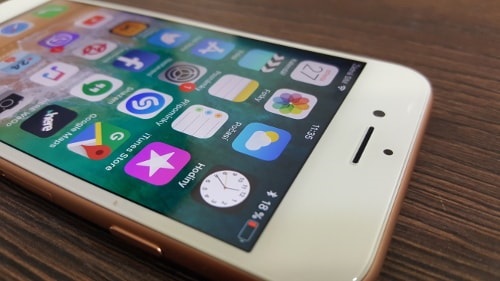 Apple iPhone 8, přední kamera