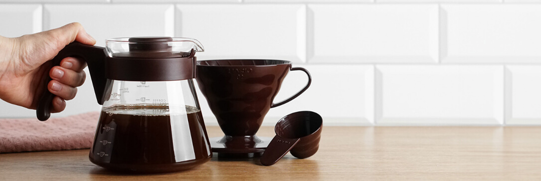 Hario kanvička a V60 dripper