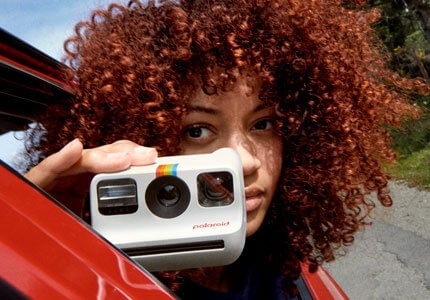 Moderný fotoaparát Polaroid GO