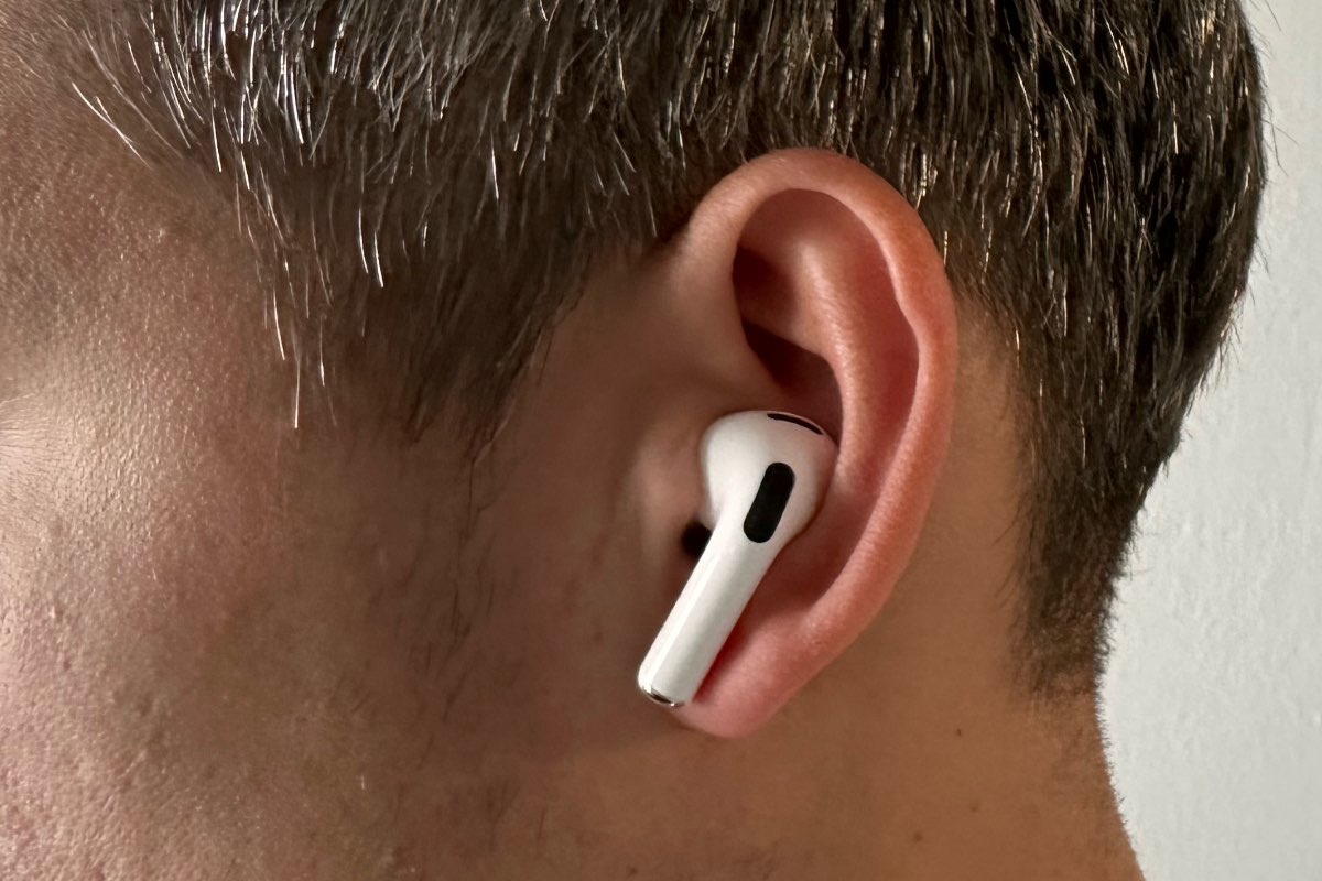 Apple AirPods Pro 3, recenzia, v uchu