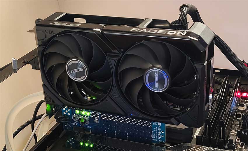 Asus DUAL RX 9060 XT 16G v testoch