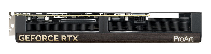 Asus ProArt RTX 5080 O16G; horná strana 