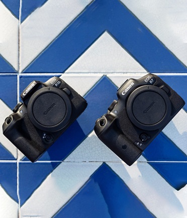 CANON EOS R7 a R10