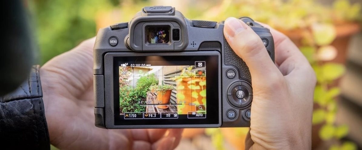 Canon EOS R8: LCD displej