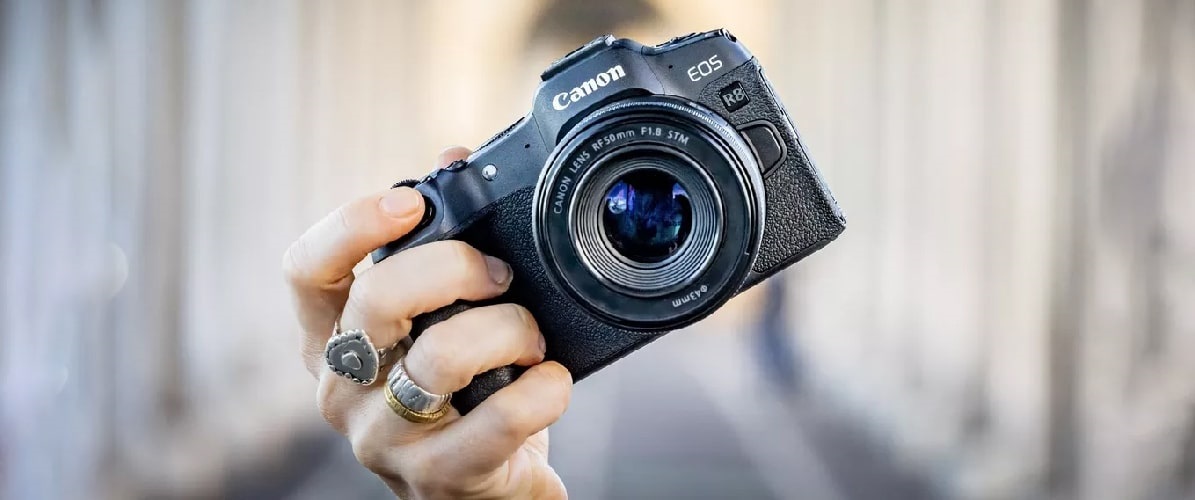 Test Canon EOS R8: ako obstál v recenzii?