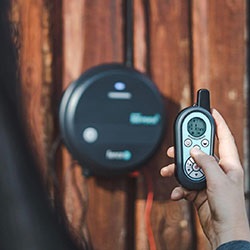 Elektrický ohradník proti jeleňom – diaľkové ovládanie