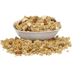 Domáca granola čokoládová s mandľami a bielou čokoládou servírovaná v miske