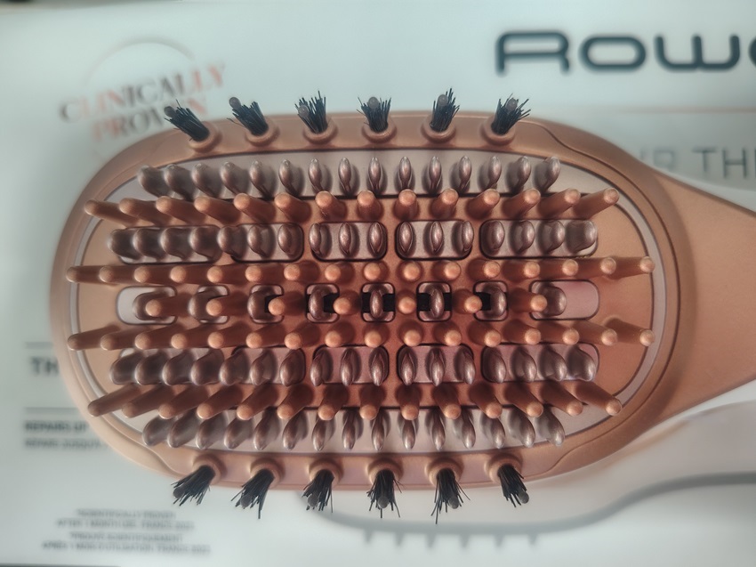 Recenzia regeneračnej kefy Hair Therapist™