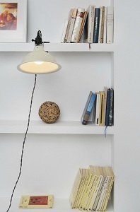 Lampa na čítanie do obývačky