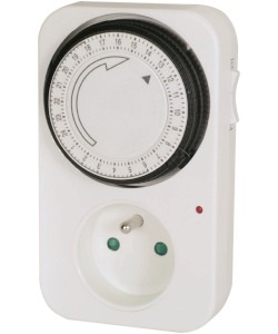 Manuálny časovač do zásuvky