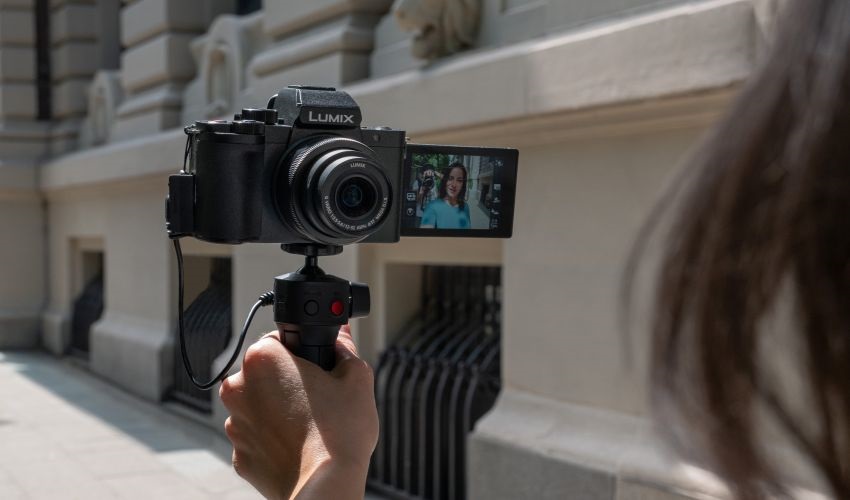 Panasonic Lumix G100