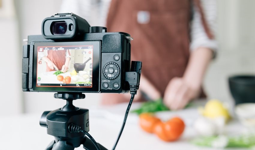 Panasonic Lumix G100