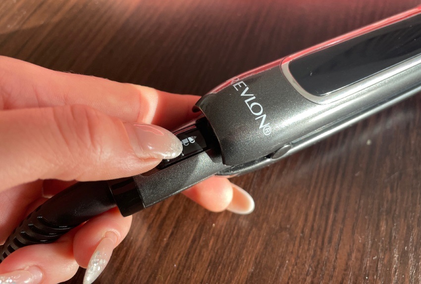 Ovládanie: Žehlička na vlasy Revlon Double Straight