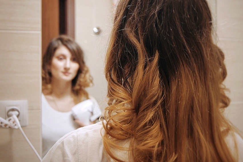 Ako natočiť vlasy s automatickou kulmou Rowenta Premium Care So Curls