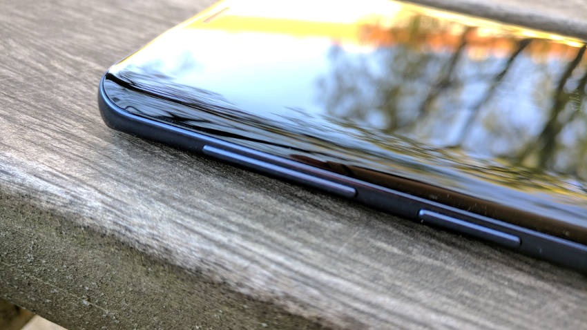 Na Samsungu Galaxy S9 nájdete opäť tlačidlo pre Bixby Samsung Galaxy S9