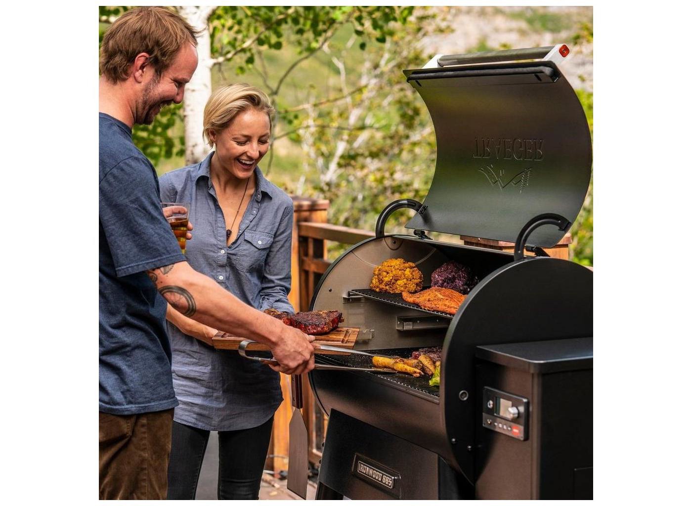 Traeger IRONWOOD 885