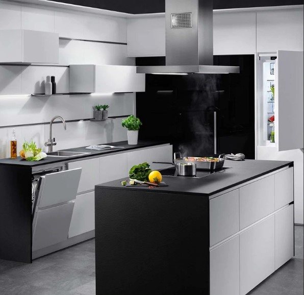 Vstavaná chladnička AEG Mastery SCB61824LF kombinovaná Vstavaná chladnička AEG Mastery SCB61824LF kombinovaná