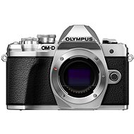 Olympus E-M10 Mark III strieborný + 14–42 II R strieborný + 40–150 mm R strieborný