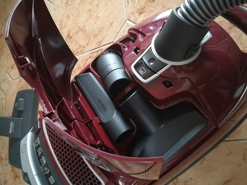 Príslušenstvo vysávača Miele Complete C3 Performance Parquet Ecoline je vždy po ruke