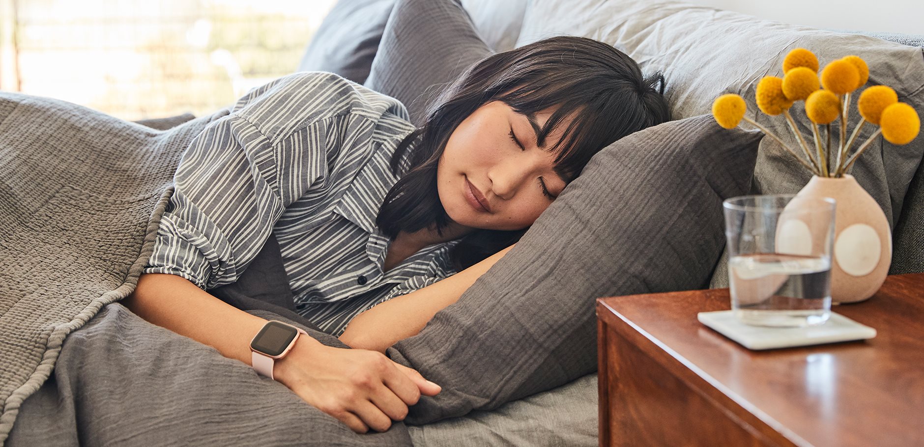Fitbit; FitbitOS; operačný systém; smart hodinky; nositeľná elektronika