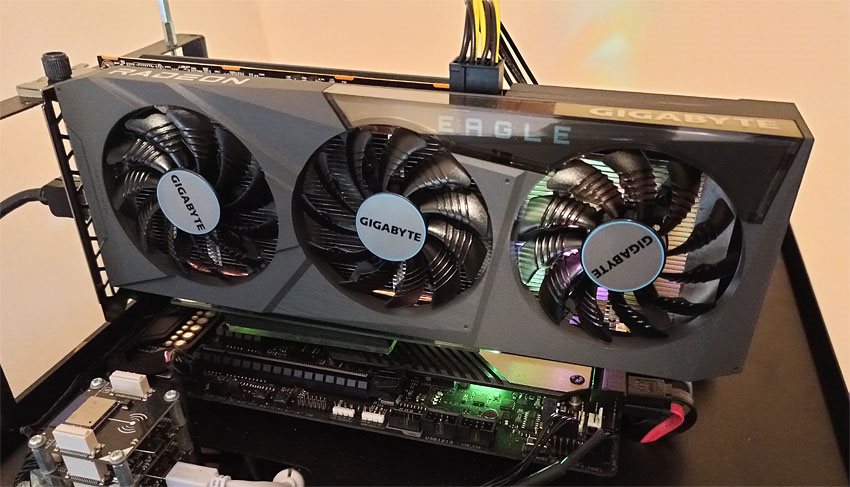 Sapphire NITRO+ RX 6600 XT 8G; Alza.sk