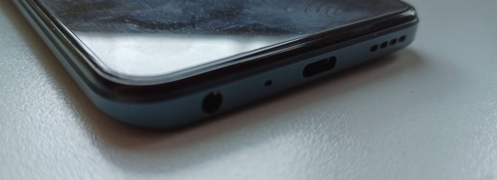 Realme 9 Pro, recenzia, konektory