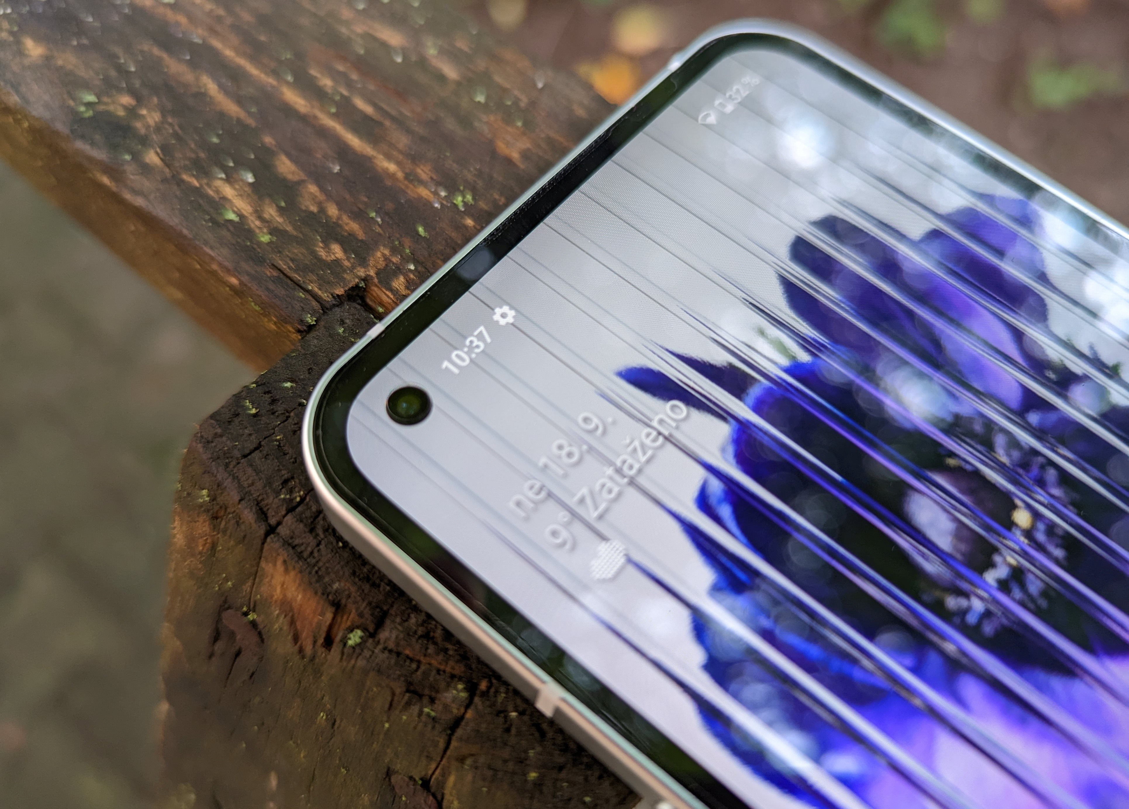Nothing Phone (1), recenzia, displej