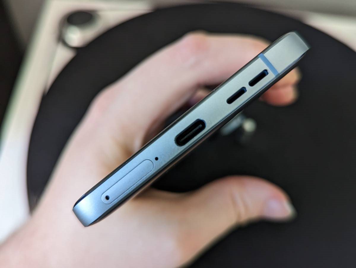 Recenzie, Nokia X30, design