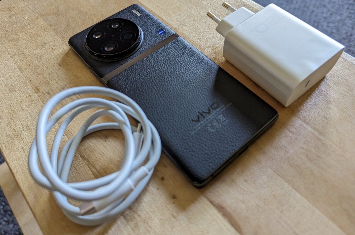 Recenzia Vivo X90 Pro, balenie 