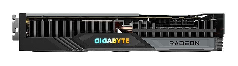 Gigabyte RX 7900 GRE GAMING OC 16G; horná strana 