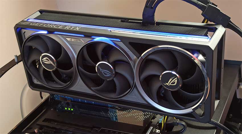 Asus ASTRAL RTX 5080 O16G Gaming v testoch