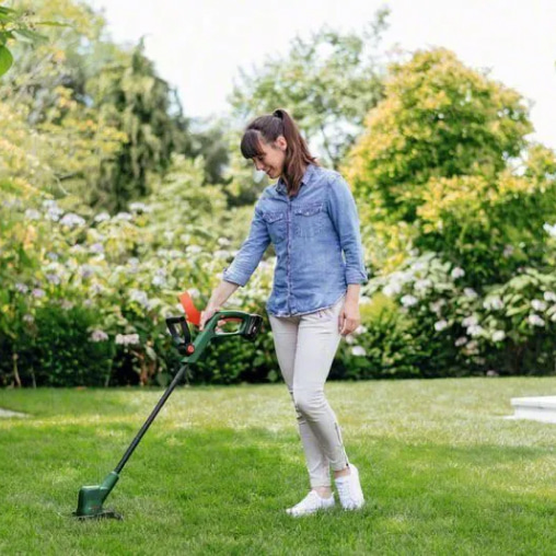 BOSCH EasyGrassCut 18V-260 (2x2,0 Ah) 0.600.8C1. C05