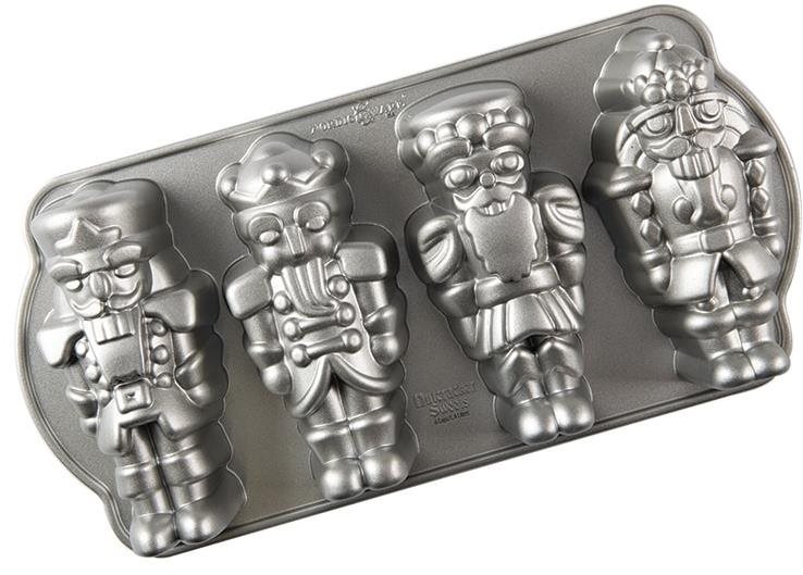 NORDIC WARE Kovový plát s formou na štyri postavičky LUSKÁČIK, strieborný