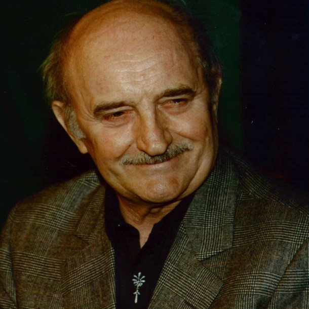 O ebenovém koni