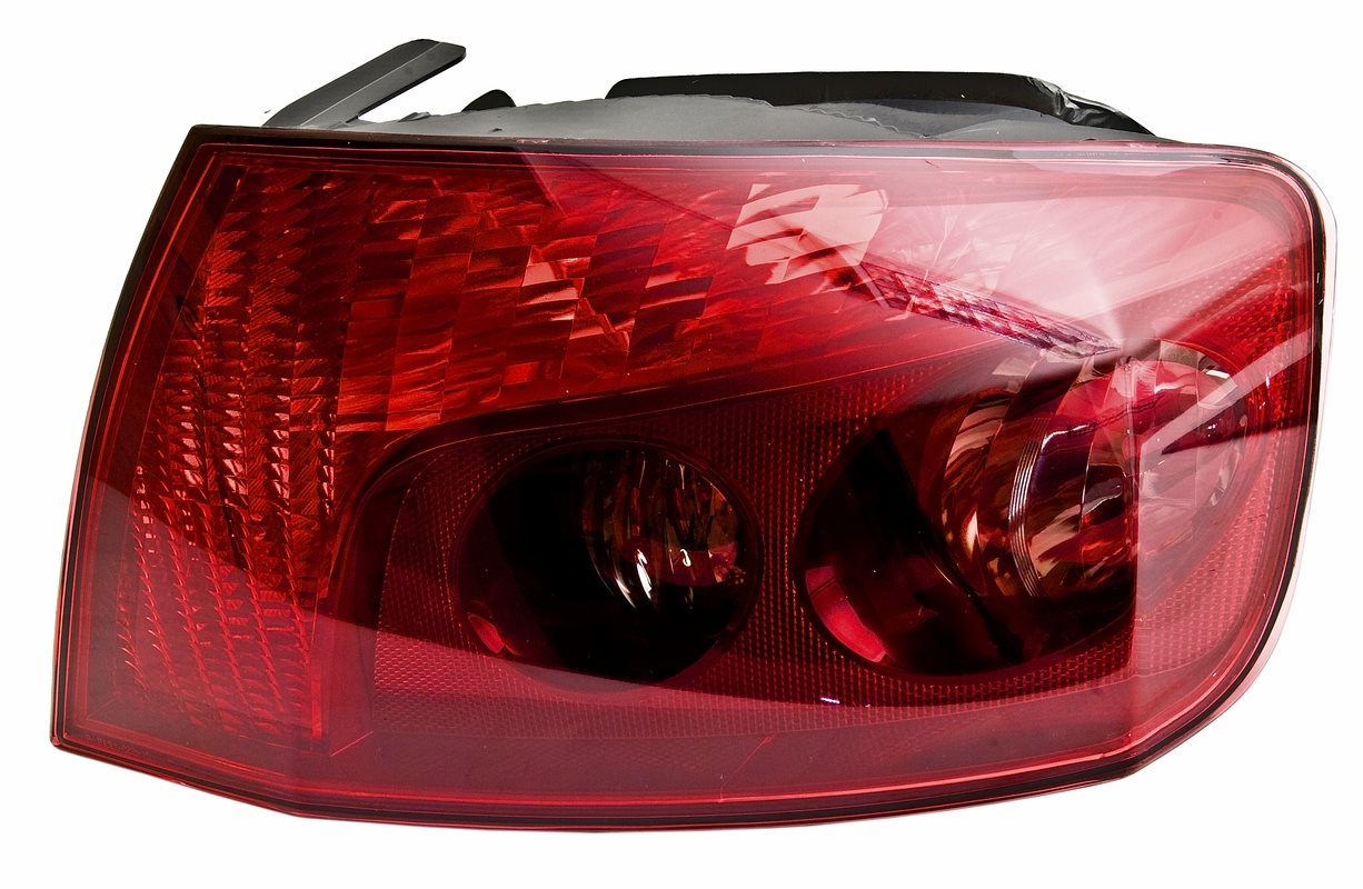 ACI PEUGEOT 407 04- zadné svetlo (bez objímok) 4-dv. P