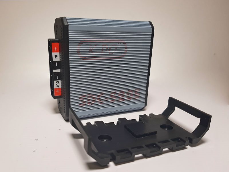 KPO SDC-5205 pulzný menič 24/12 V – 5/7 A