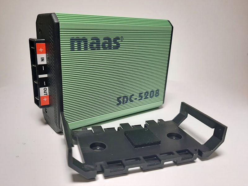 KPO SDC-5208 pulzný menič 24/12 V – 7/12 A