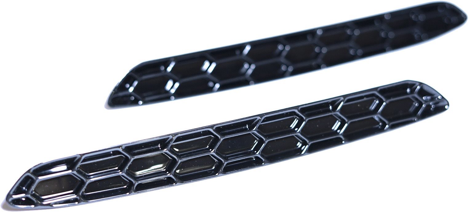 ACEXXON náhrada zadných odraziek vo vzore včelieho plástu pre BMW M2 F87, farba lesklá čierna