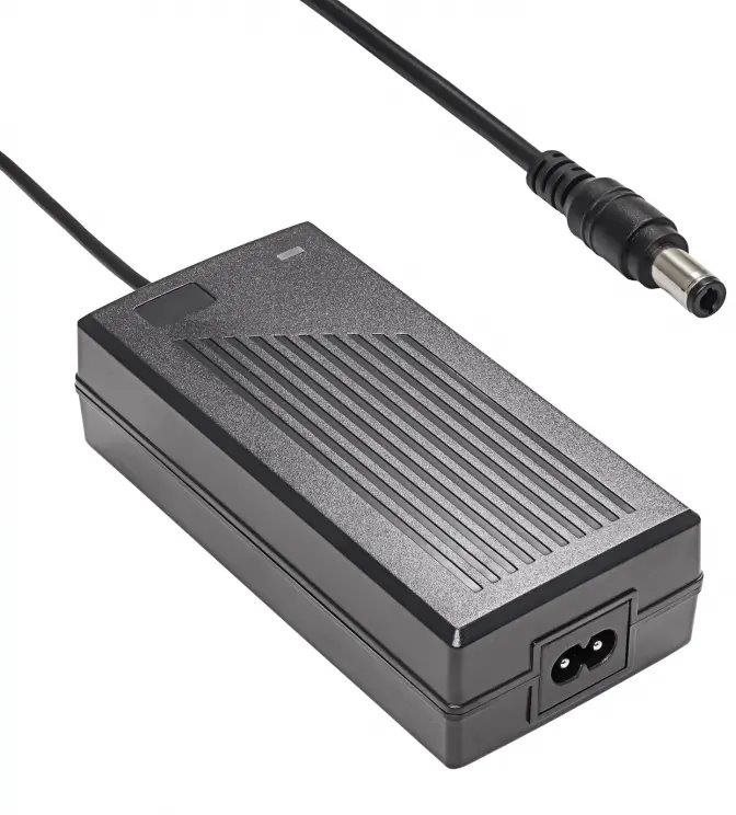 Akyga napájací zdroj IEC C8 / RCA 7,9 × 5,6 mm, 72 W – 1 m