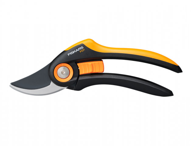 Fiskars Nožnice záhradné Plus™ dvojčepeľové P521