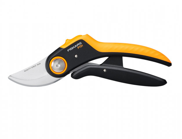 Fiskars Nožnice záhradné Plus™ PowerLever™ dvojčepeľové P721