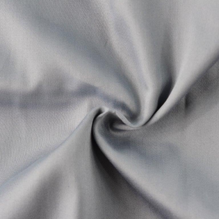 Brotex Svetlo sivé saténové prestieradlo 240 × 230 plachta bez gumy