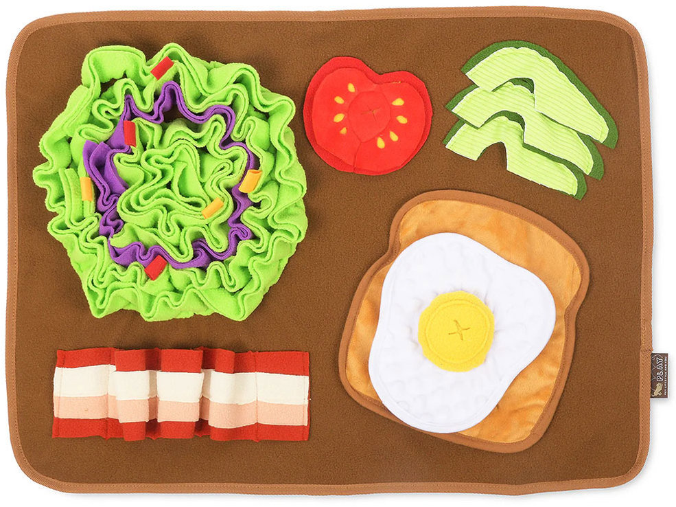 P. L. A. Y. Čuchacia dečka Brunch