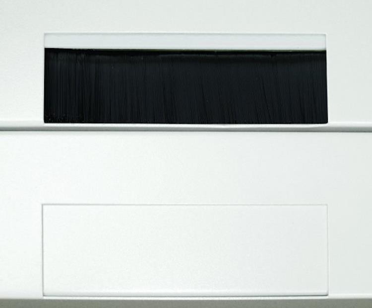 CONTEG DP-KP-KAR3-RAL-7035 káblová priechodka s kefou, pre nástenné rozvádzače, 150 × 56 mm, sivá