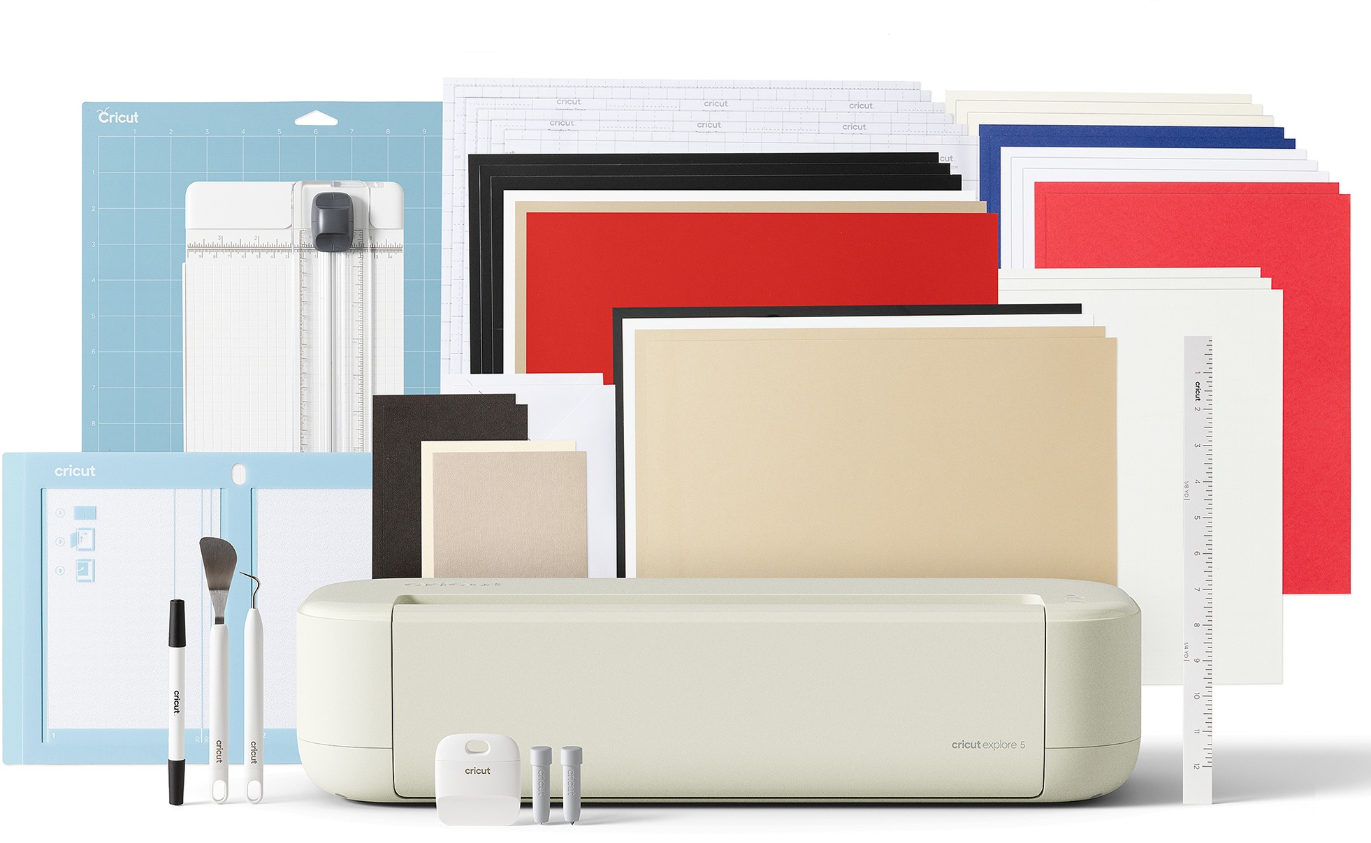 Cricut Explore™ 5 Essential Bundle (Cream)