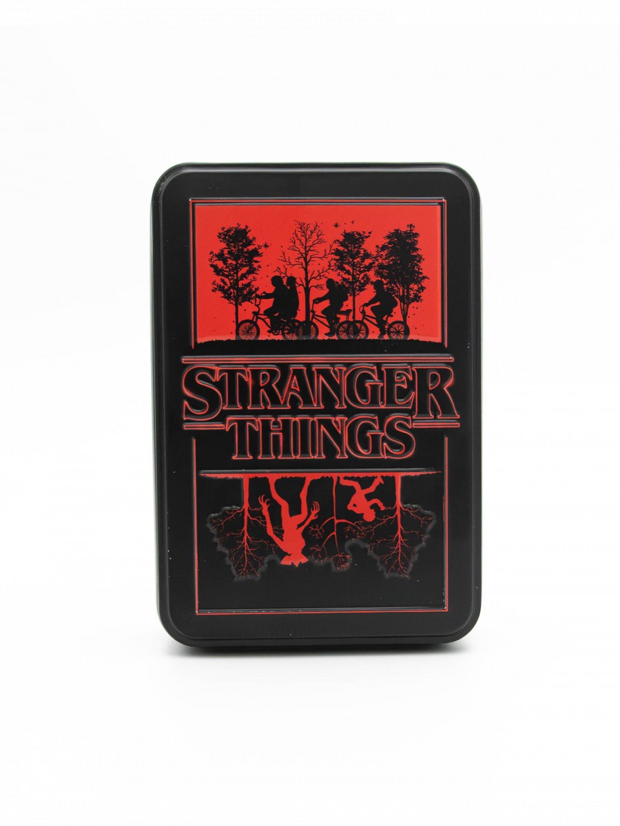 Stranger Things – hracie karty v plechovej škatuľke